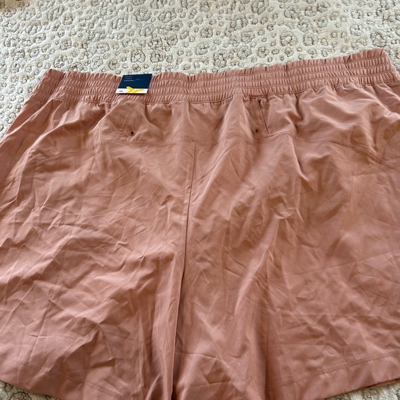 NWT Old Navy Plus Size Women's 4x Pink Shorts 4” - Picture 9 of 11